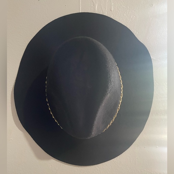 Black Felt Hat - Picture 4 of 8